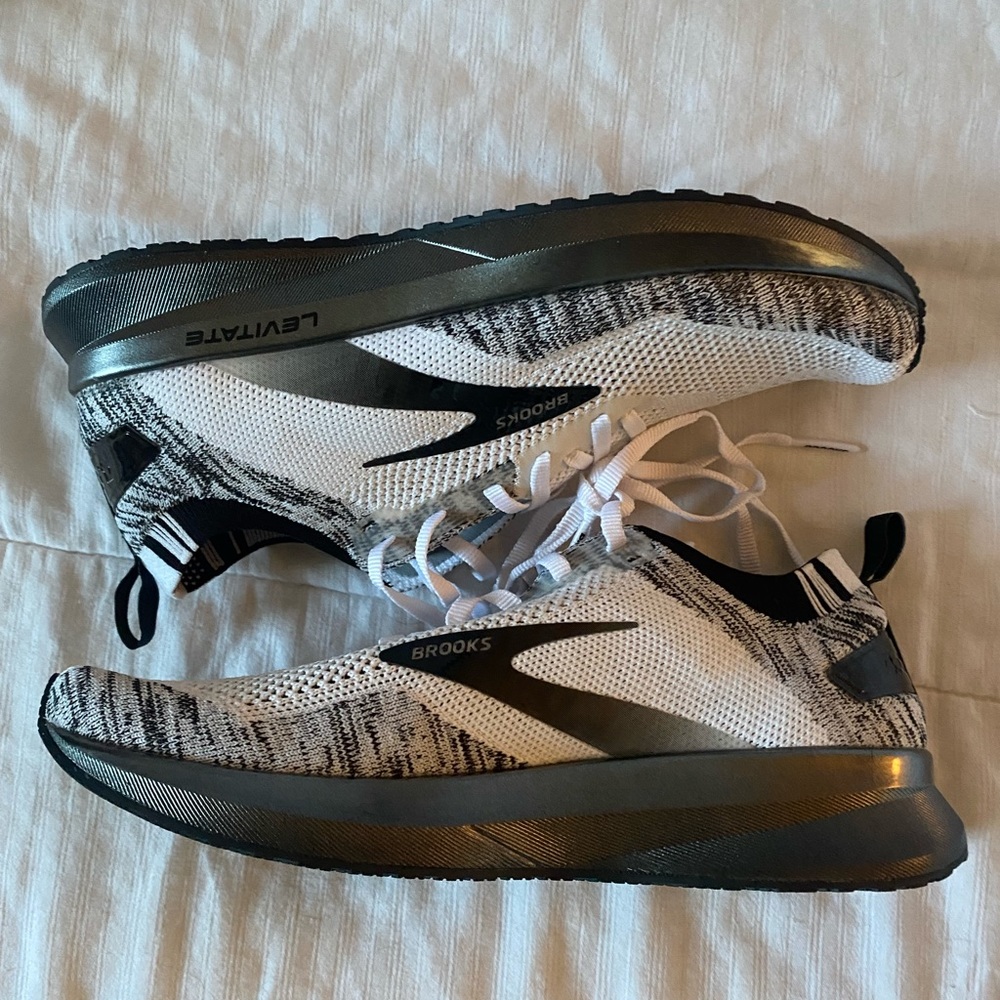 Brooks Levitate 4 Road Running Shoes - Picture 9 of 13